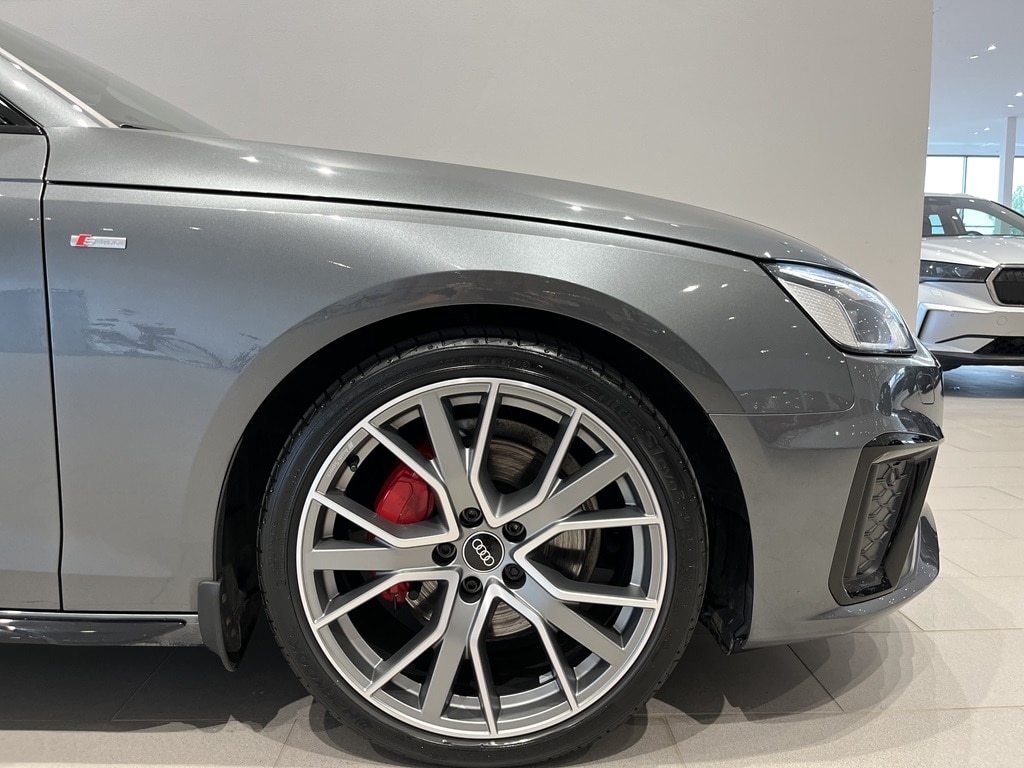 Image about Audi A4 Avant A4 Avant 40 TDI quattro S line 204 hk S tronic