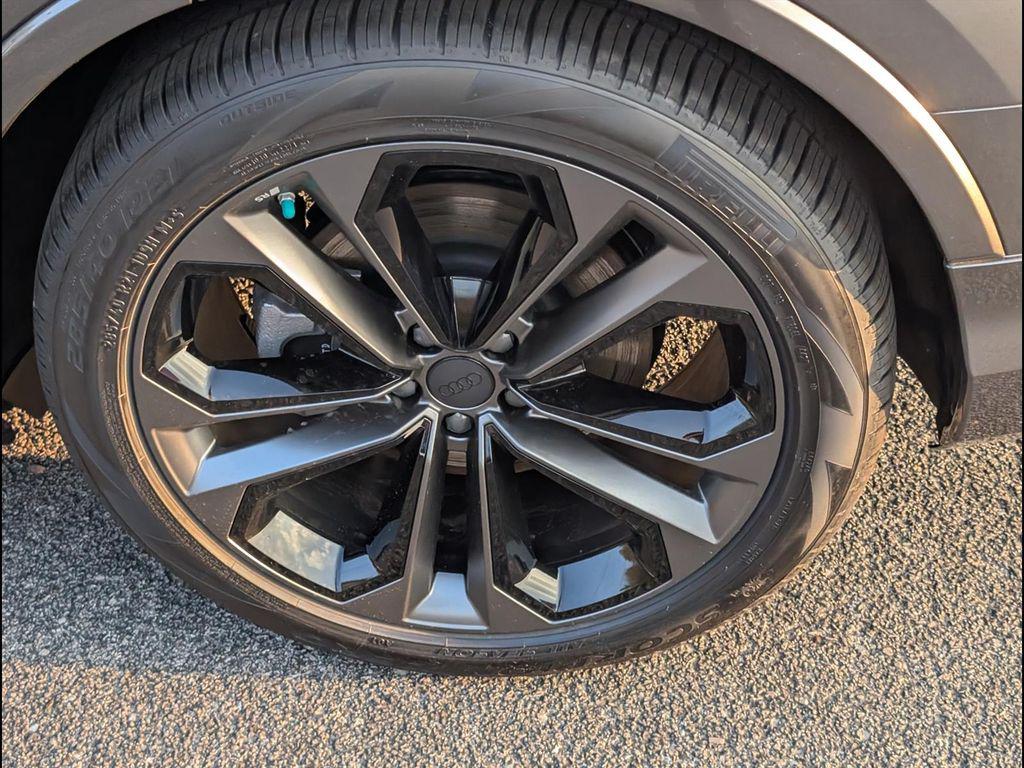 2026 Audi Q7 Premium Plus - Photo 17