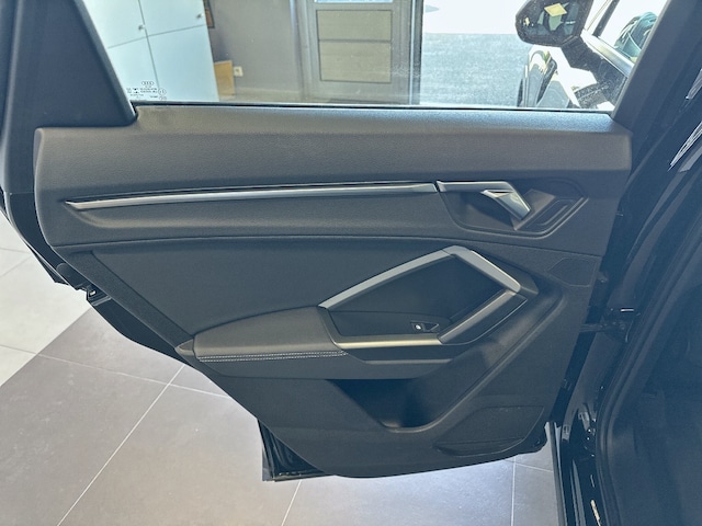 Image about Audi Q3 S line 35 TDI quattro 110 kW (150 ch) S tronic