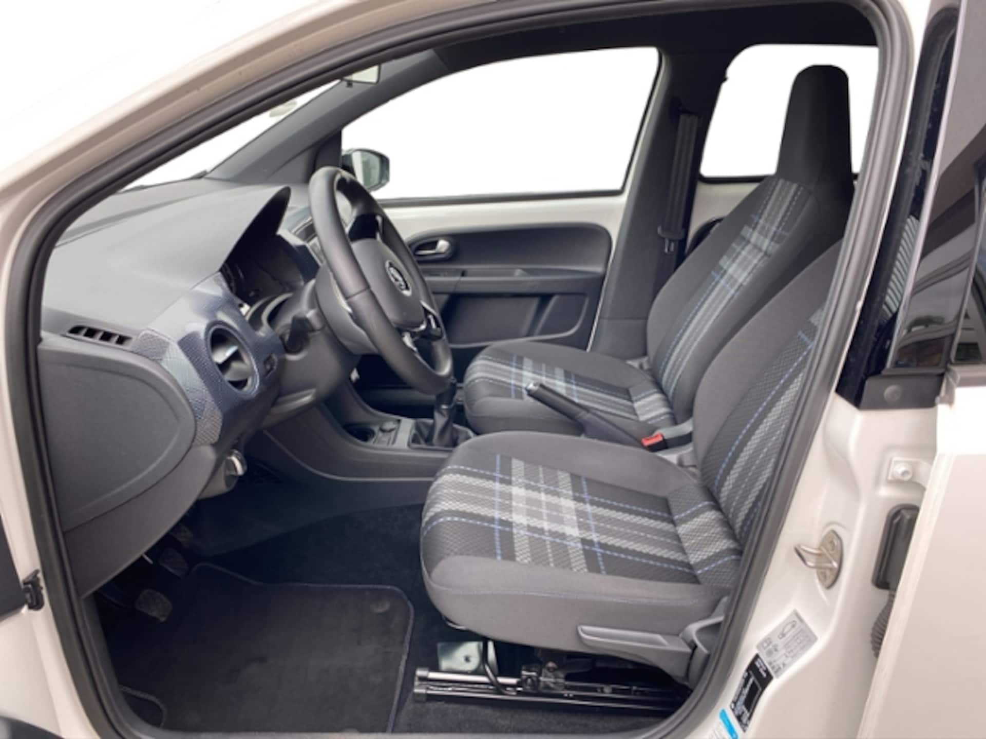 Volkswagen up! move up!