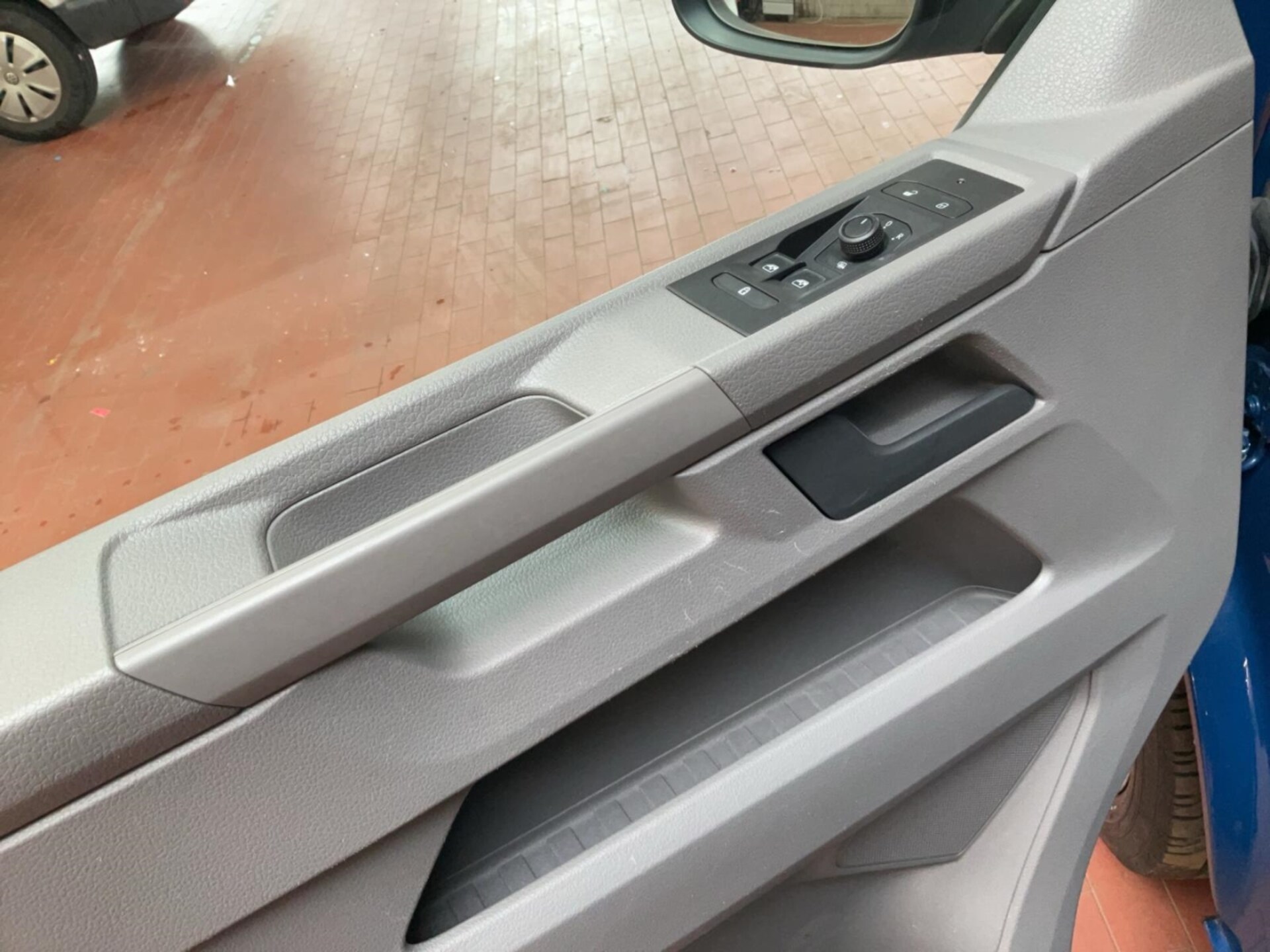 Volkswagen T6.1 Transporter Kombi langer Radstand