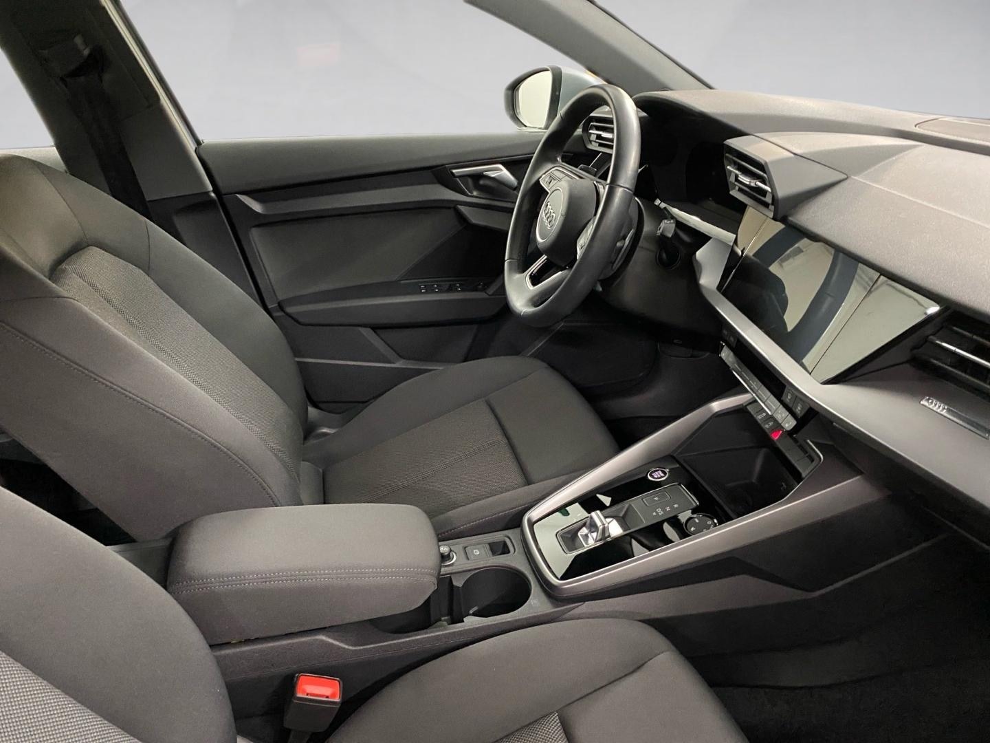 Bild über Audi A3 Sportback 30 TFSI S tronic - für weitere Informationen kontaktieren Sie den Audi Partner
