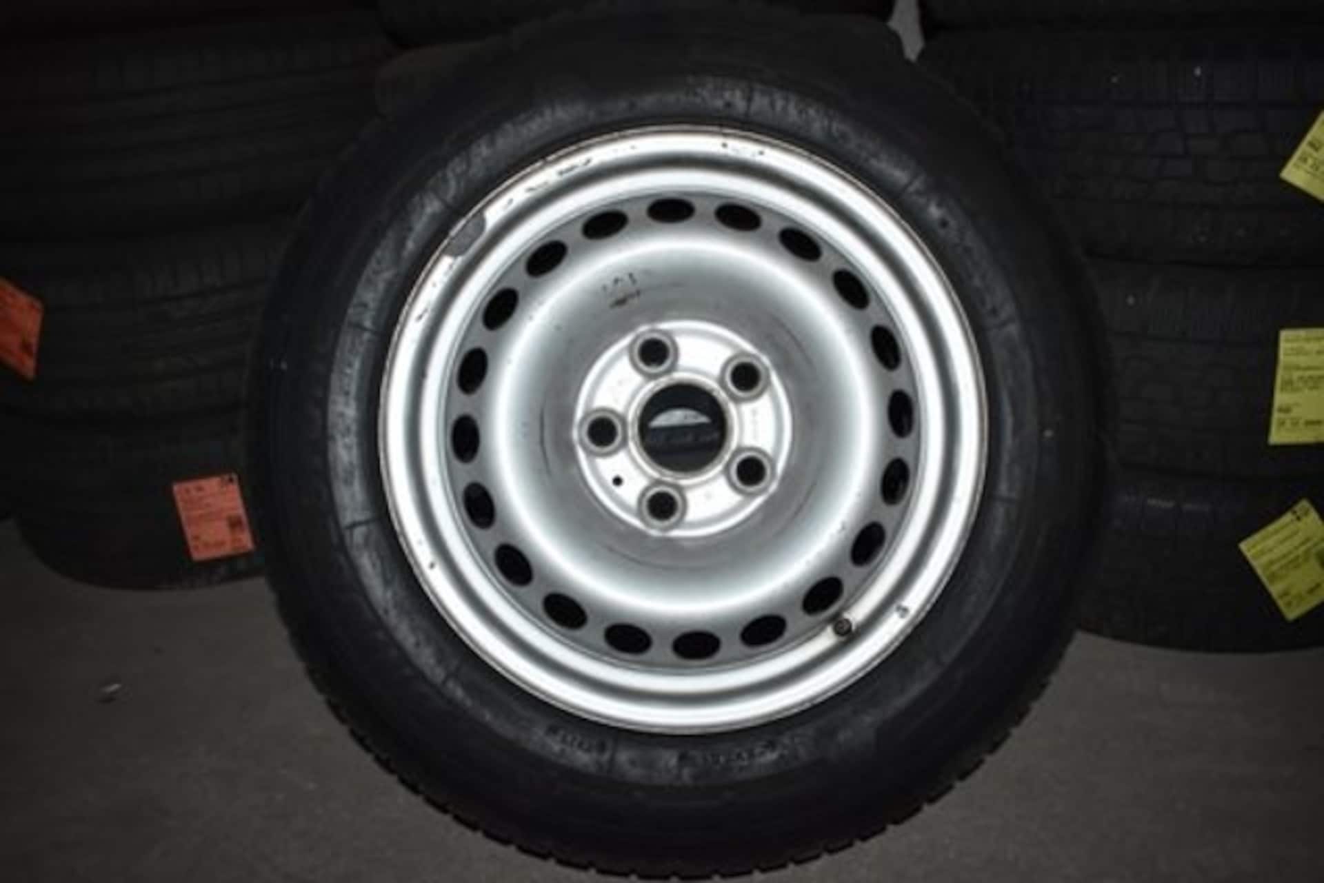 Volkswagen T6 Transporter Kombi kurzer Radstand