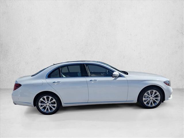 2017 Mercedes-Benz E 300