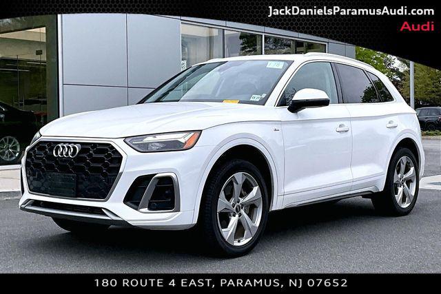 2023 Audi Q5 45 Premium Plus's photo