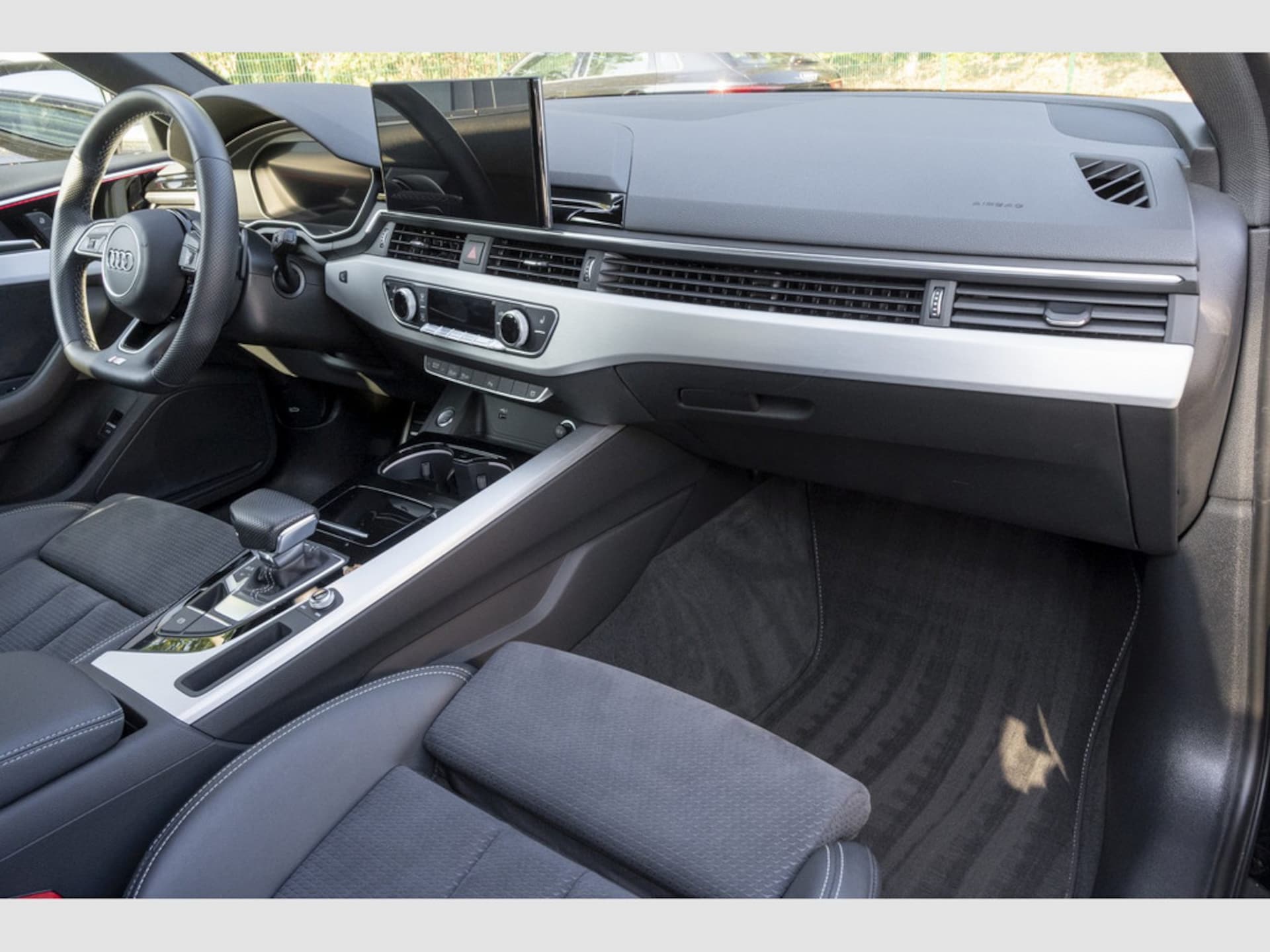 Audi A4 Avant S line