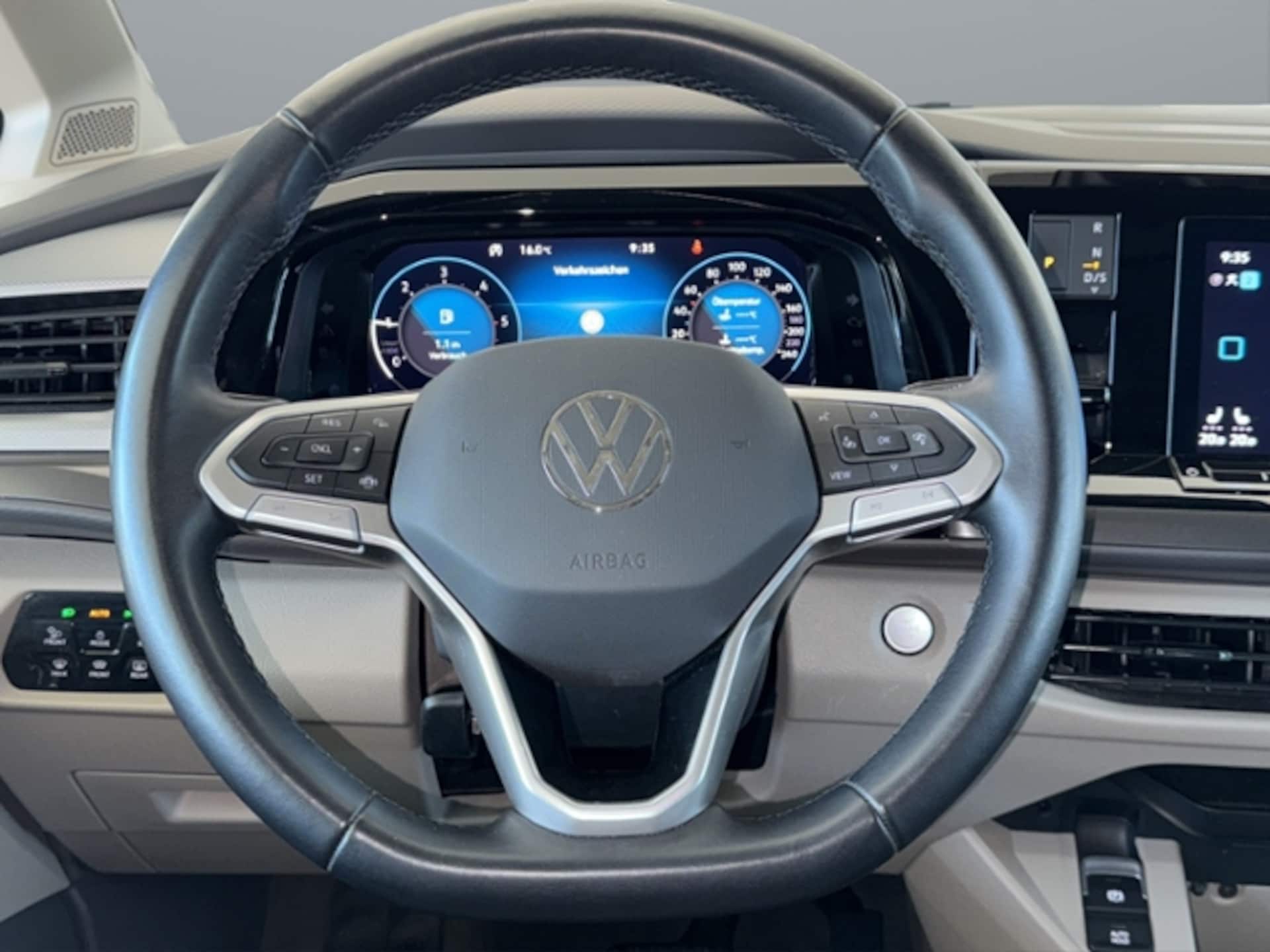 Volkswagen Multivan Langversion Basis-Modell
