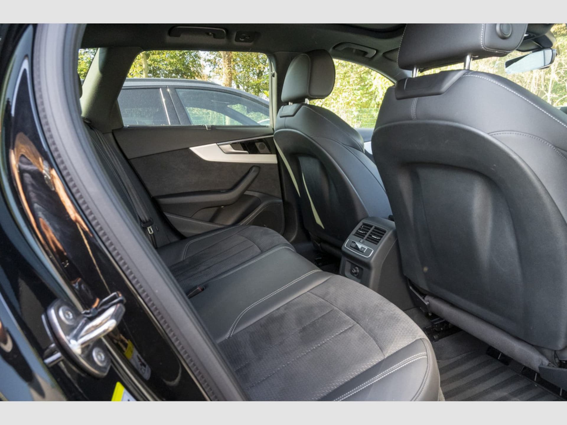 Audi A4 Avant S line