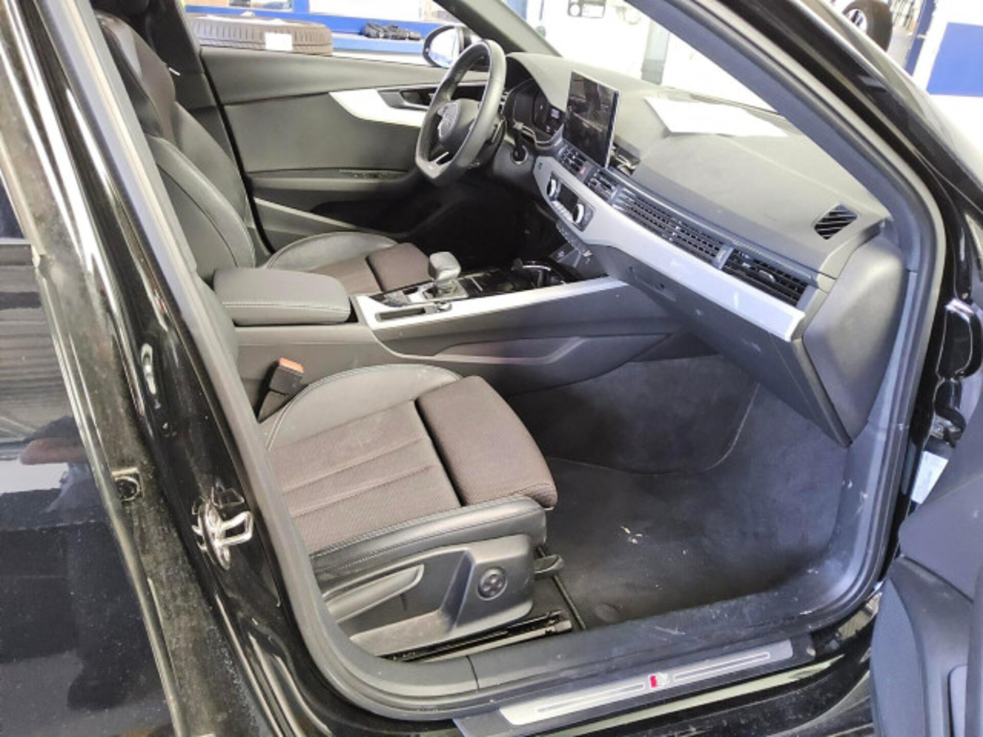 Audi A4 Avant S line