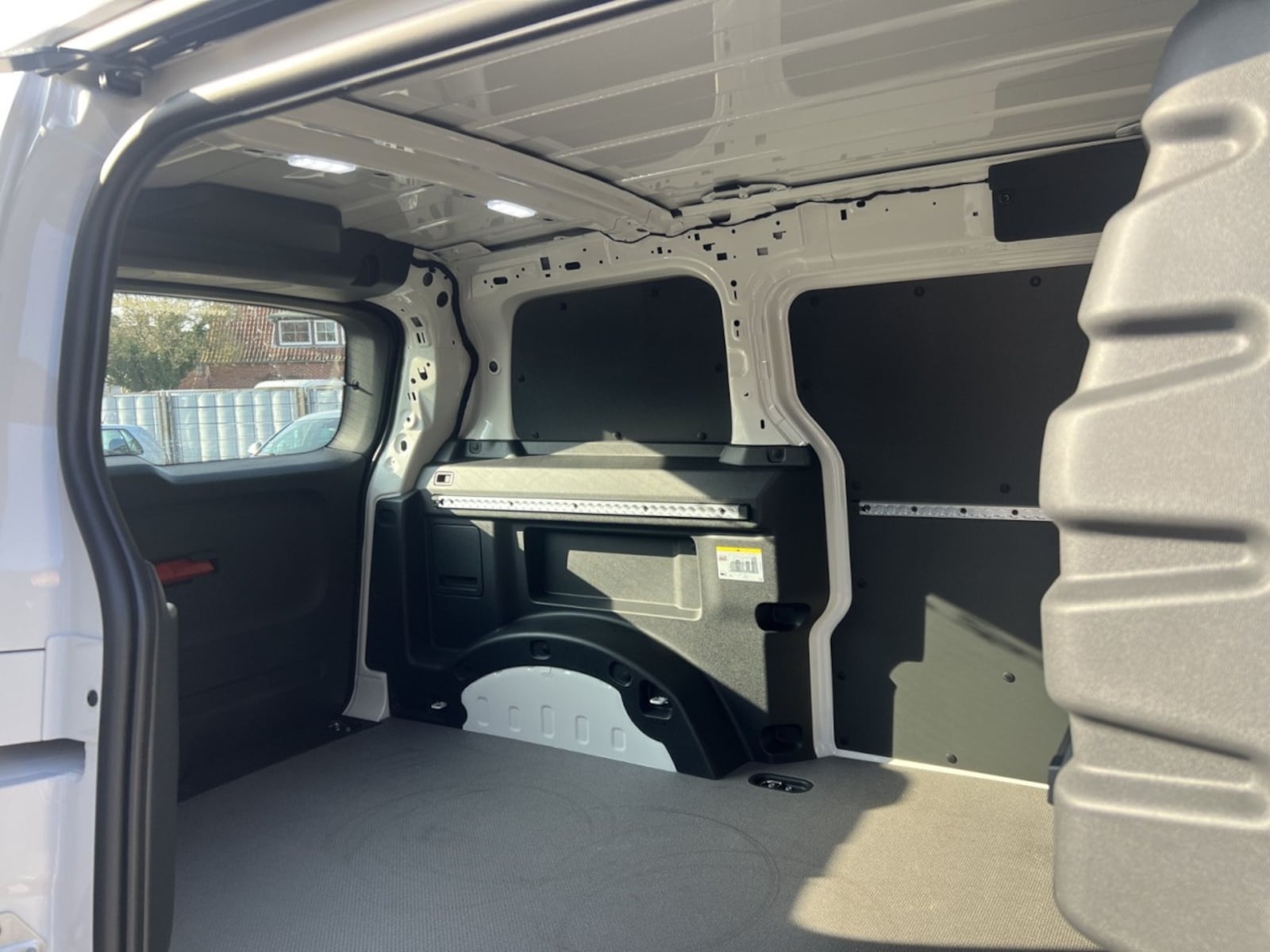 Volkswagen ID. Buzz Cargo – Bild 8