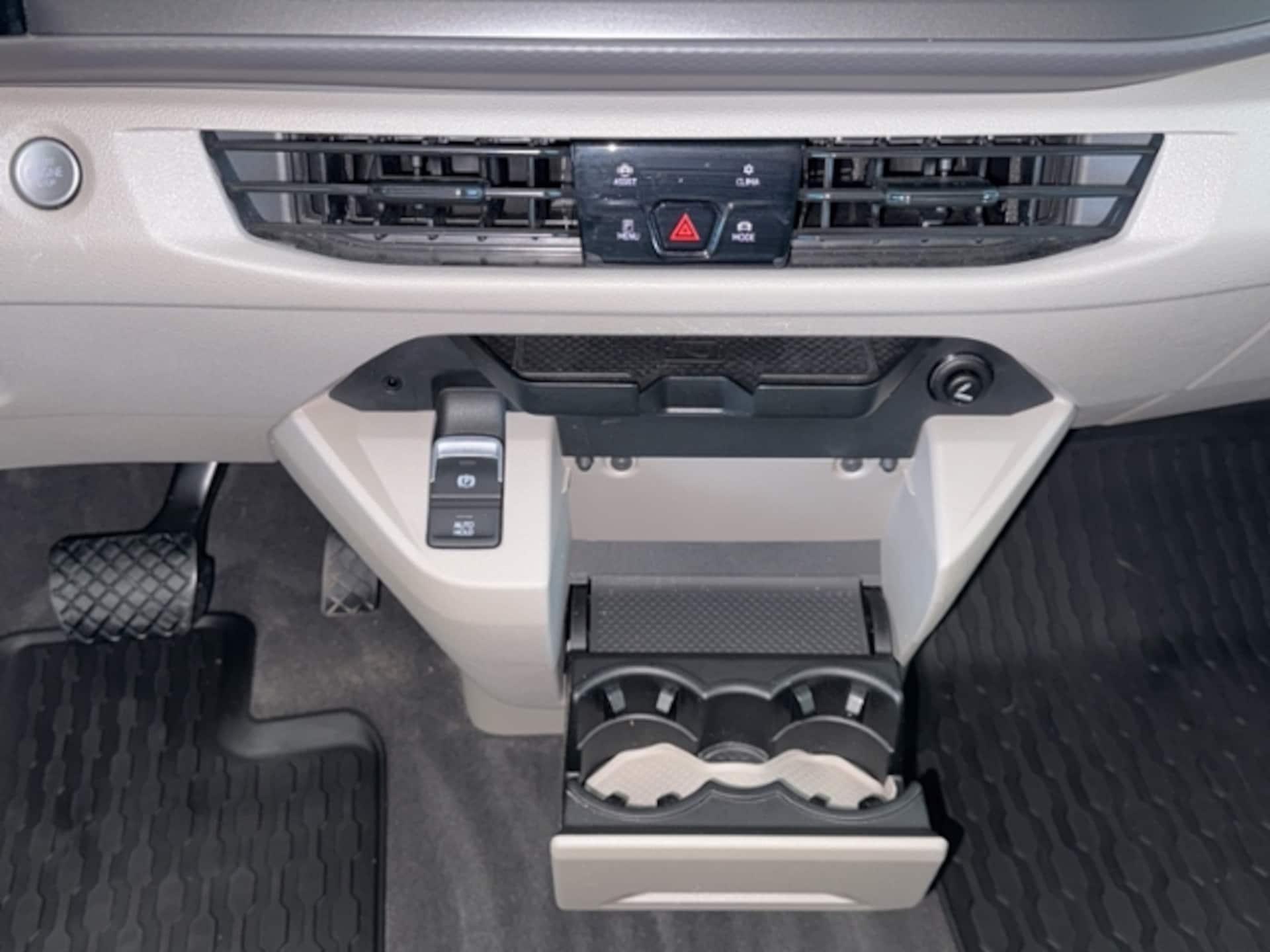 Volkswagen Multivan Langversion Basis-Modell