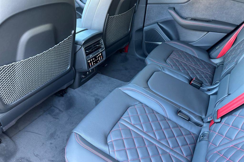 2026 Audi Q8 Prestige - Photo 9