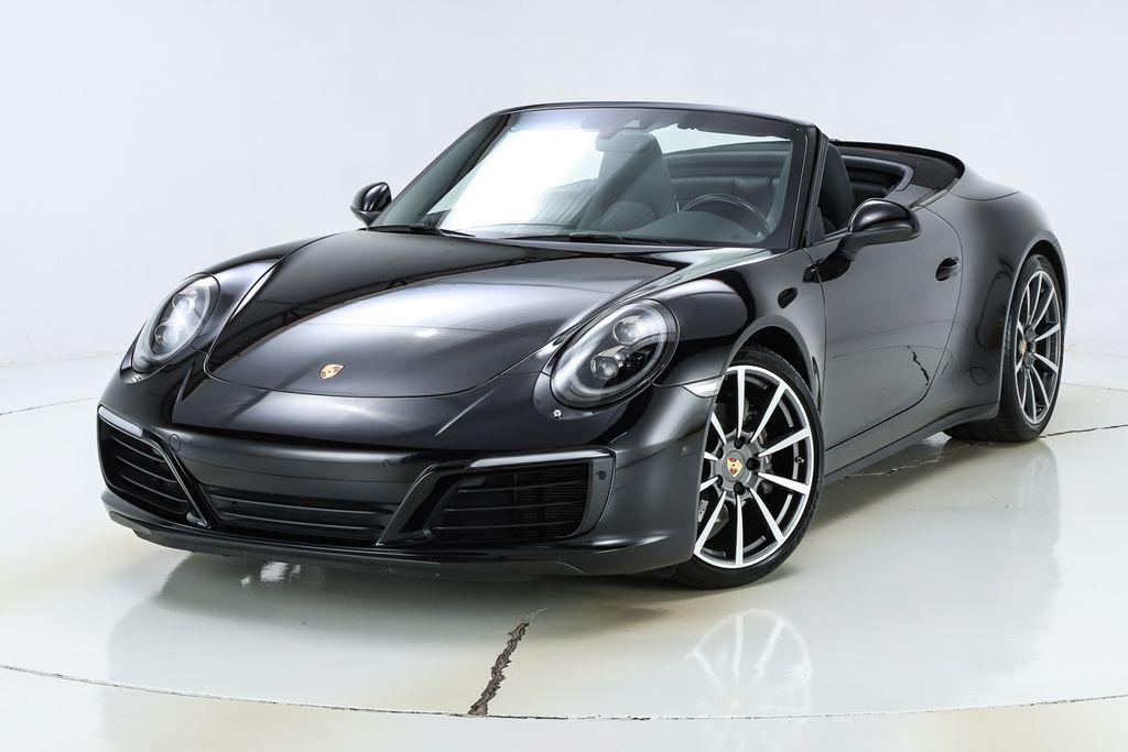 2017 Porsche 911 Carrera 4 Cabriolet's photo