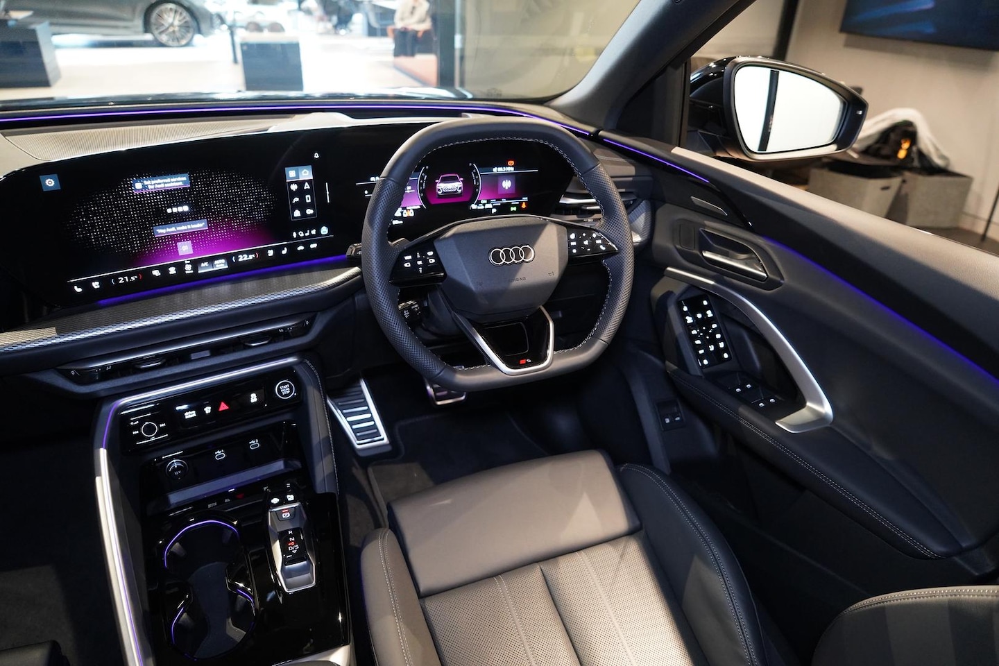 Image about Audi Q5 SUV e-hybrid quattro S tronic
