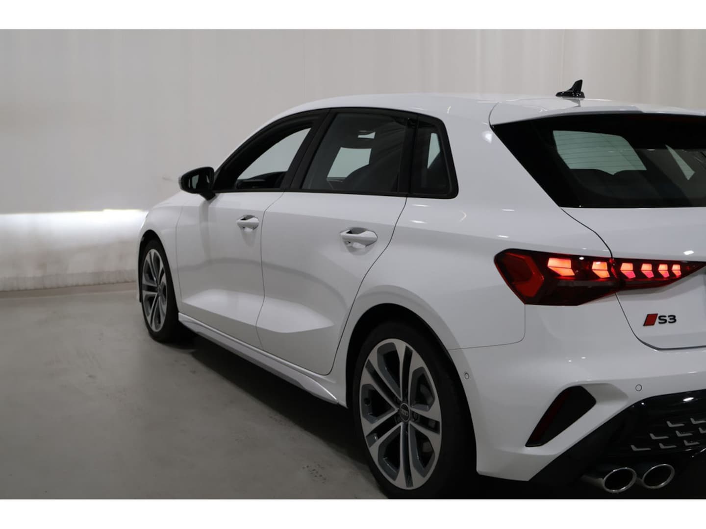 Bild über Audi S3 Sportback TFSI quattro S tronic - für weitere Informationen kontaktieren Sie den Audi Partner