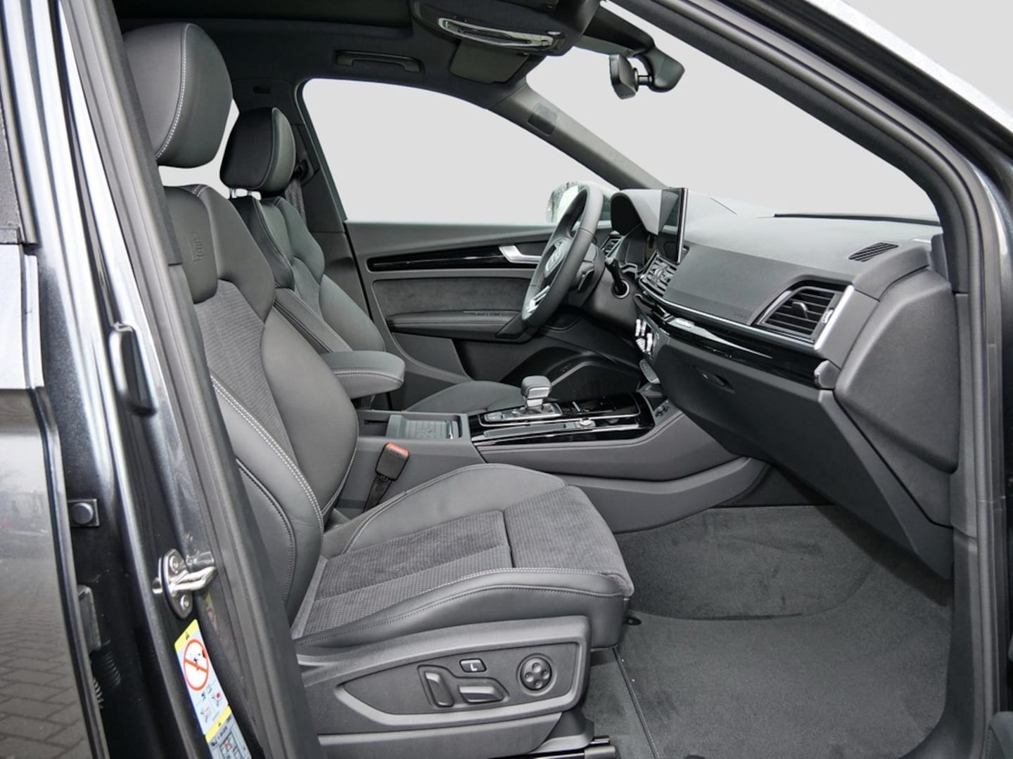 Bild über Audi Q5 40 TFSI quattro S tronic - für weitere Informationen kontaktieren Sie den Audi Partner