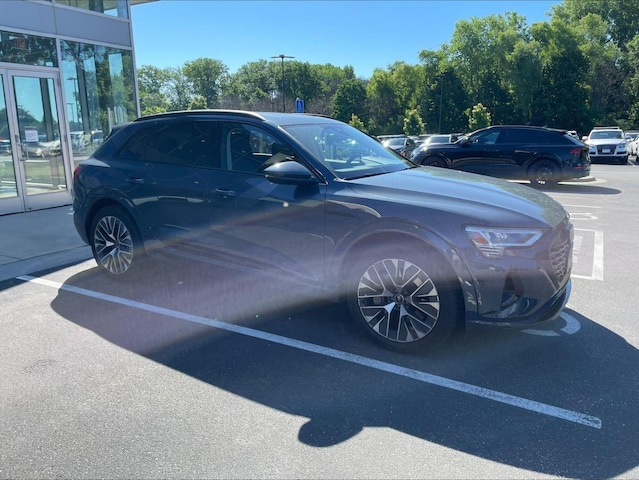 2024 Audi Q8 e-tron