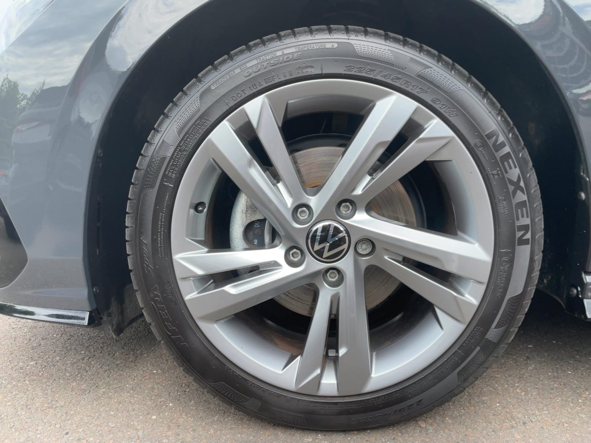 Volkswagen Golf R-Line