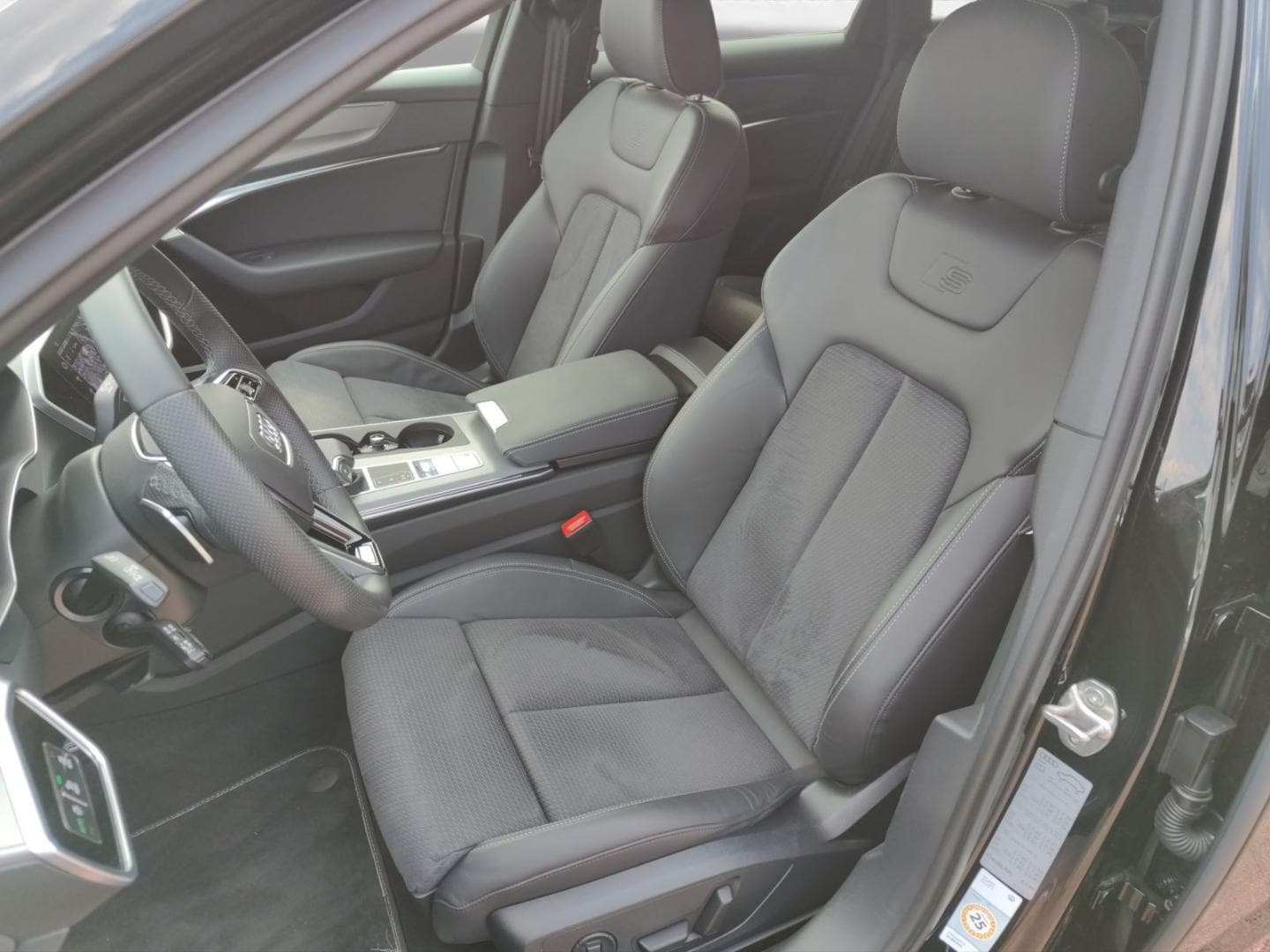 Bild über Audi S6 Avant TDI quattro tiptronic - für weitere Informationen kontaktieren Sie den Audi Partner