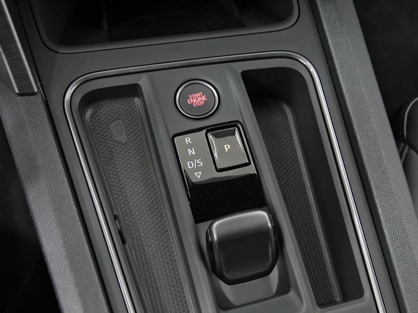 CUPRA Leon León 1.5 eTSI DSG 110 kW (150 CV) — photo 32