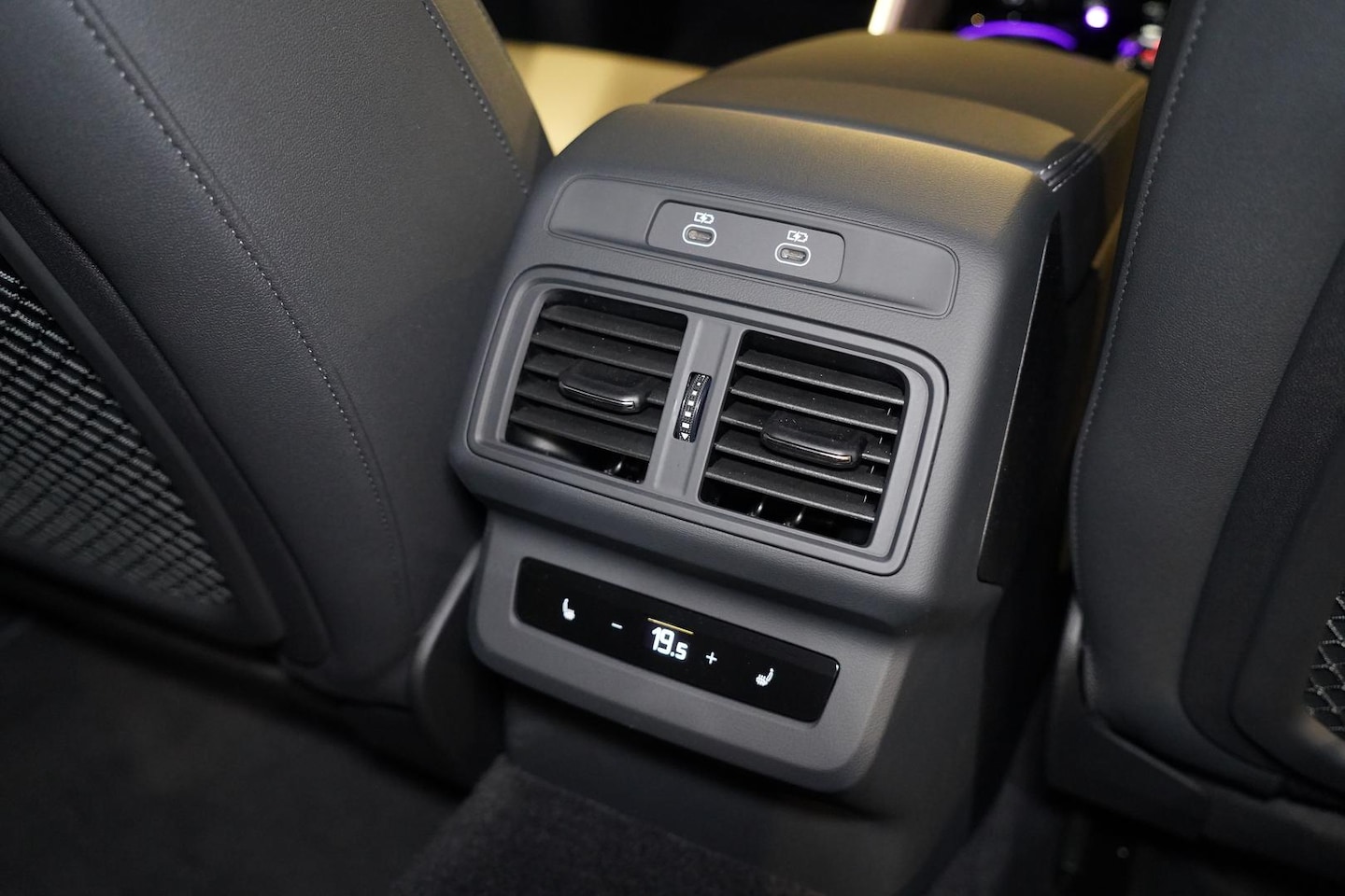 Image about Audi Q5 SUV e-hybrid quattro S tronic