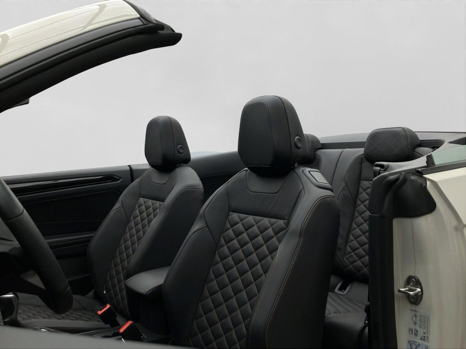 Volkswagen T-Roc Cabriolet – Bild 18