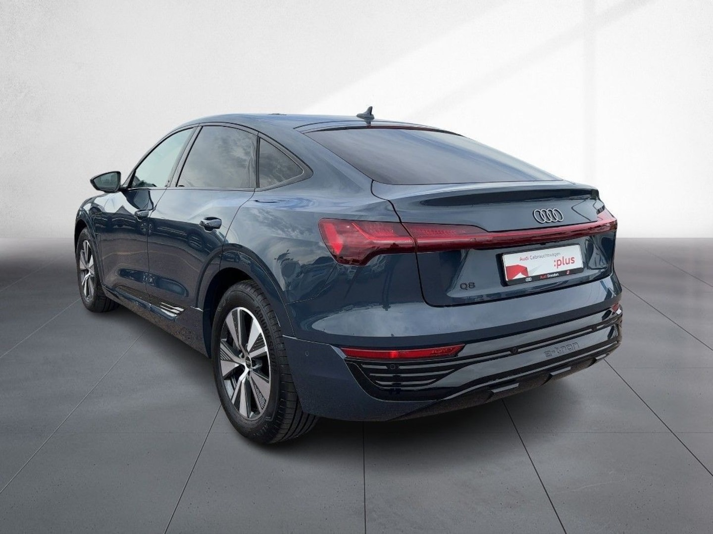 Bild über Audi Q8 Sportback e-tron advanced 50 e-tron quattro - für weitere Informationen kontaktieren Sie den Audi Partner