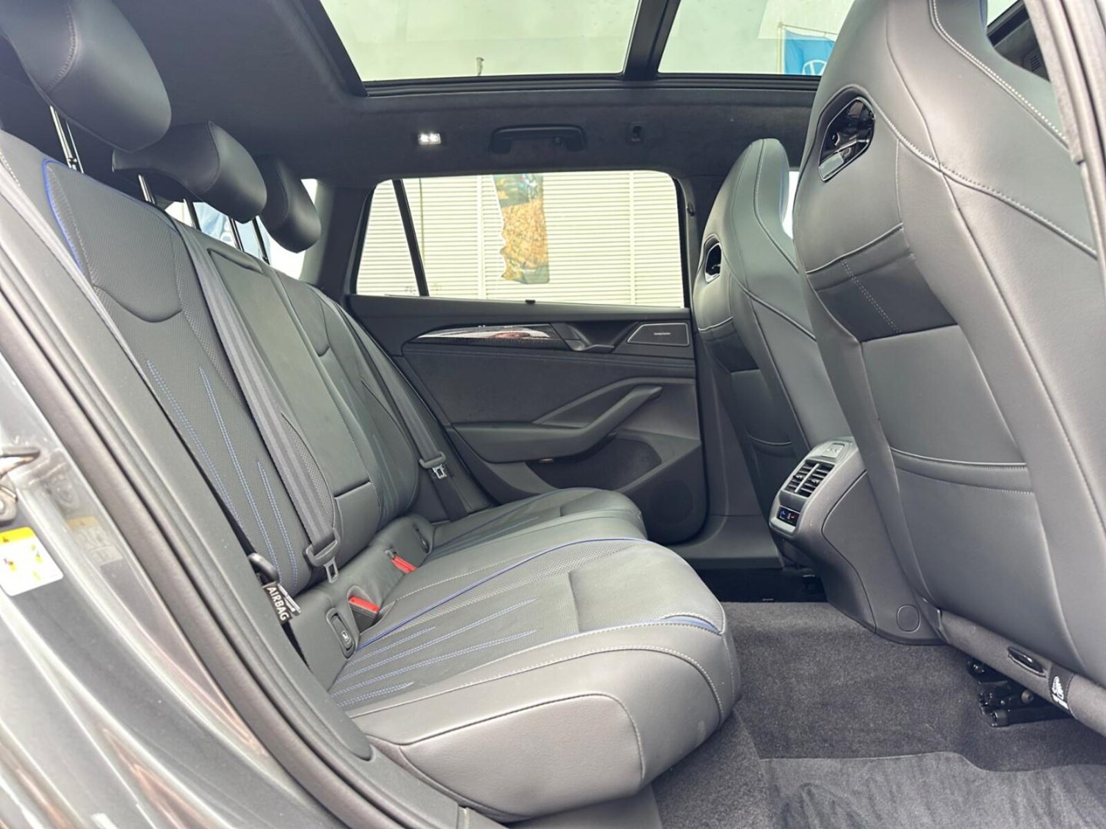 Volkswagen Passat – Bild 11