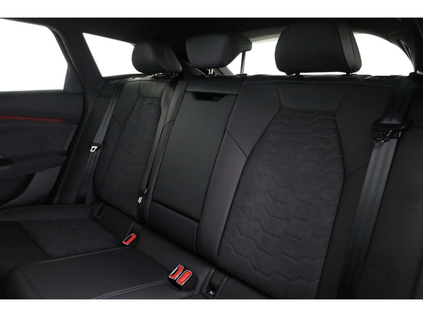 Bild über Audi A6 Avant e-tron S line business e-tron quattro 315 kW - für weitere Informationen kontaktieren Sie den Audi Partner