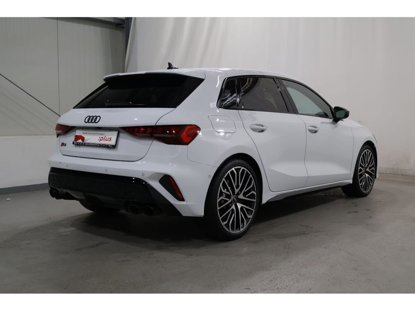 Bild über Audi S3 Sportback TFSI quattro S tronic - für weitere Informationen kontaktieren Sie den Audi Partner