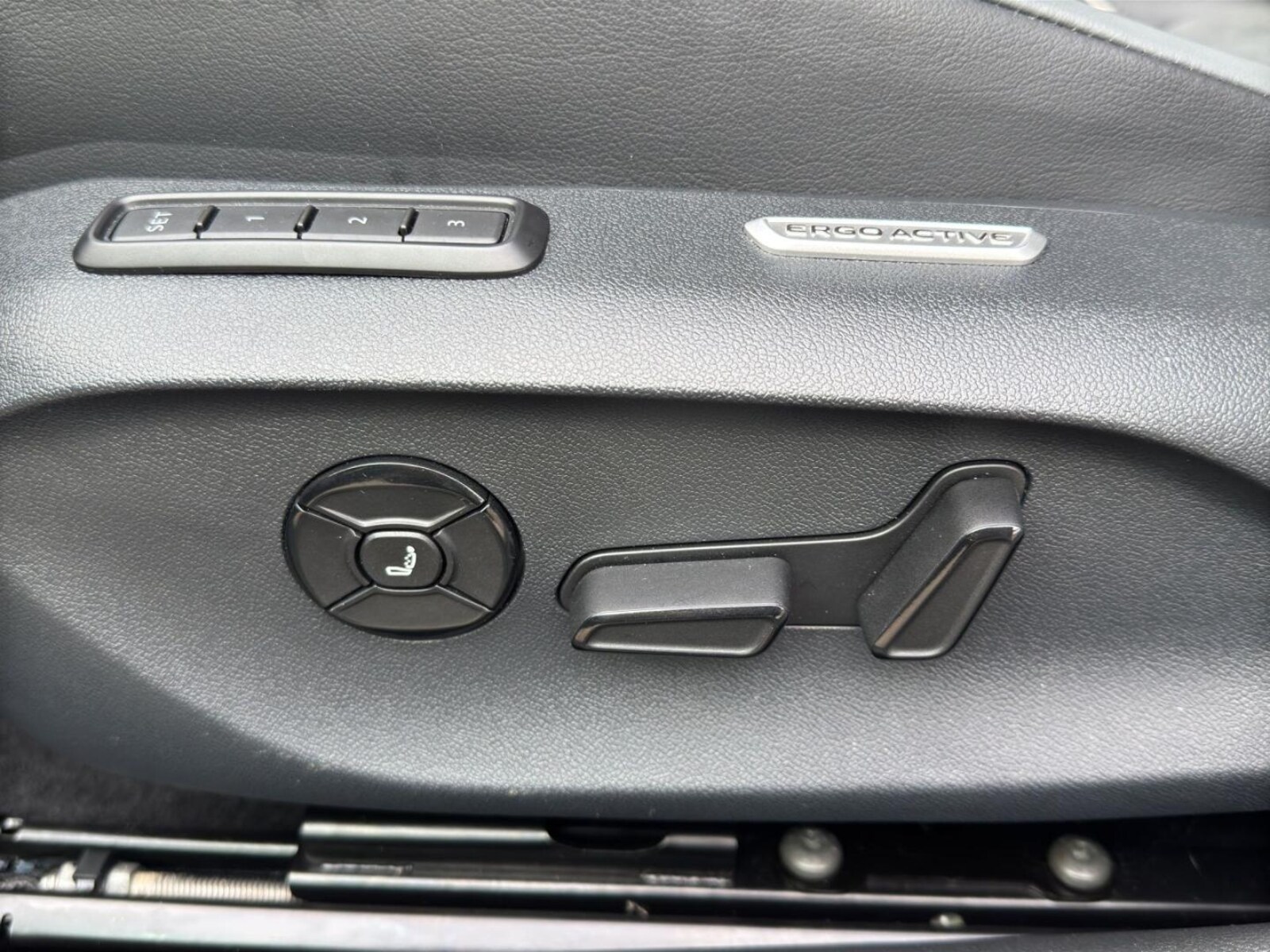 Volkswagen Passat – Bild 18