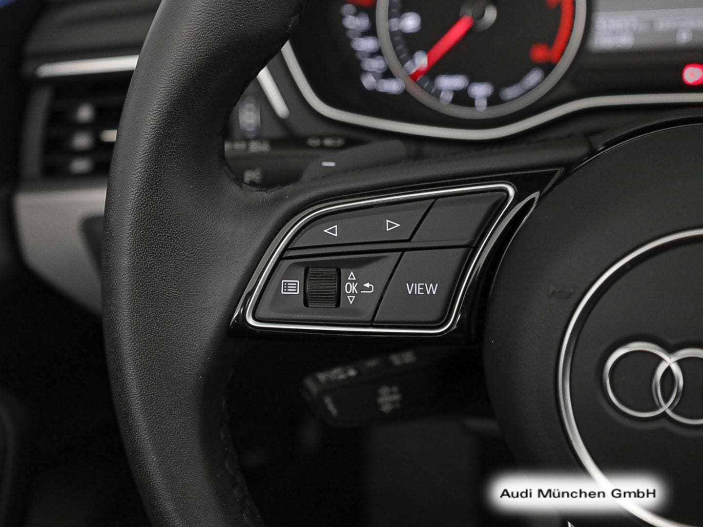 Bild über Audi A5 Cabriolet S line 40 TFSI S tronic - für weitere Informationen kontaktieren Sie den Audi Partner