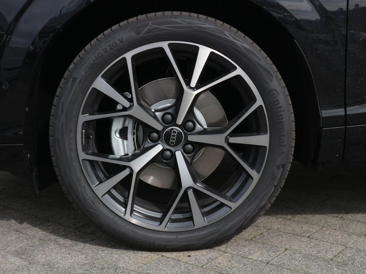 Bild über Audi Q3 SUV TFSI quattro 150 kW S tronic - für weitere Informationen kontaktieren Sie den Audi Partner