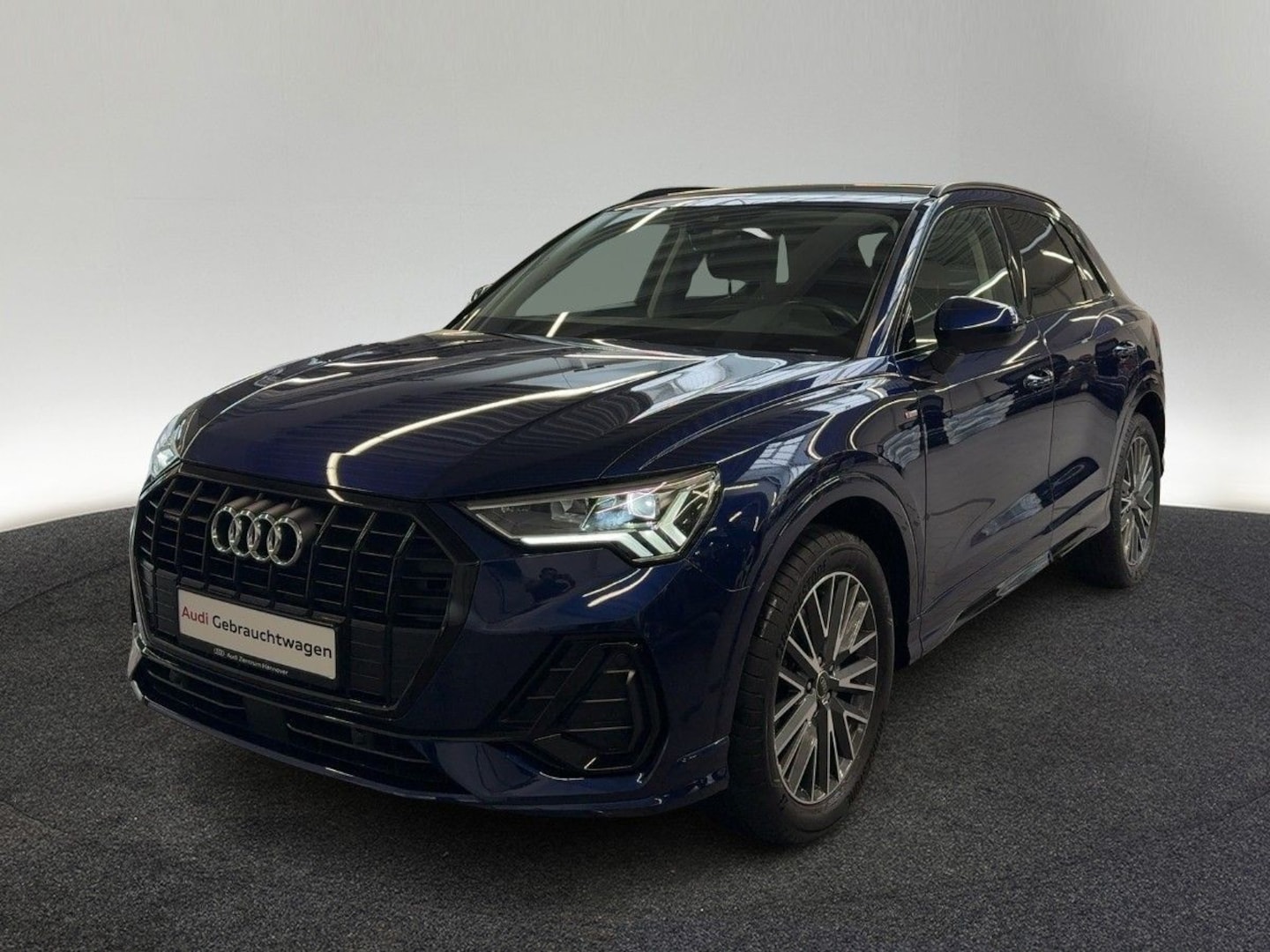 Bild über Audi Q3 S line 40 TFSI quattro S tronic - für weitere Informationen kontaktieren Sie den Audi Partner