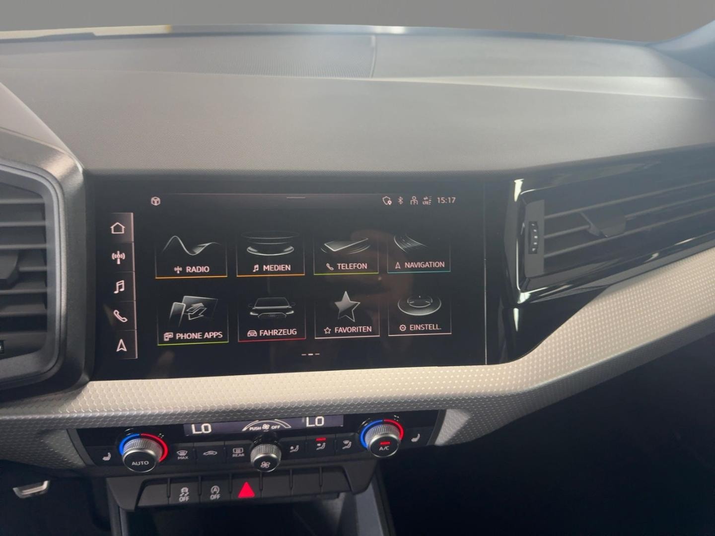 Bild über Audi A1 allstreet 30 TFSI Schaltgetriebe - für weitere Informationen kontaktieren Sie den Audi Partner