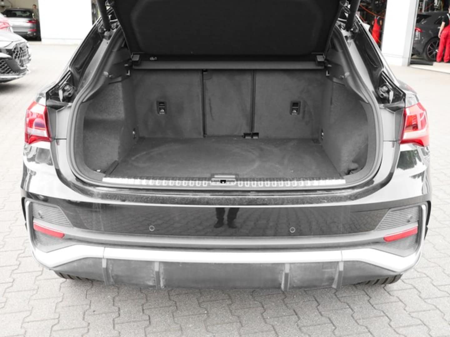 Bild über Audi Q3 Sportback S line 35 TFSI S tronic - für weitere Informationen kontaktieren Sie den Audi Partner