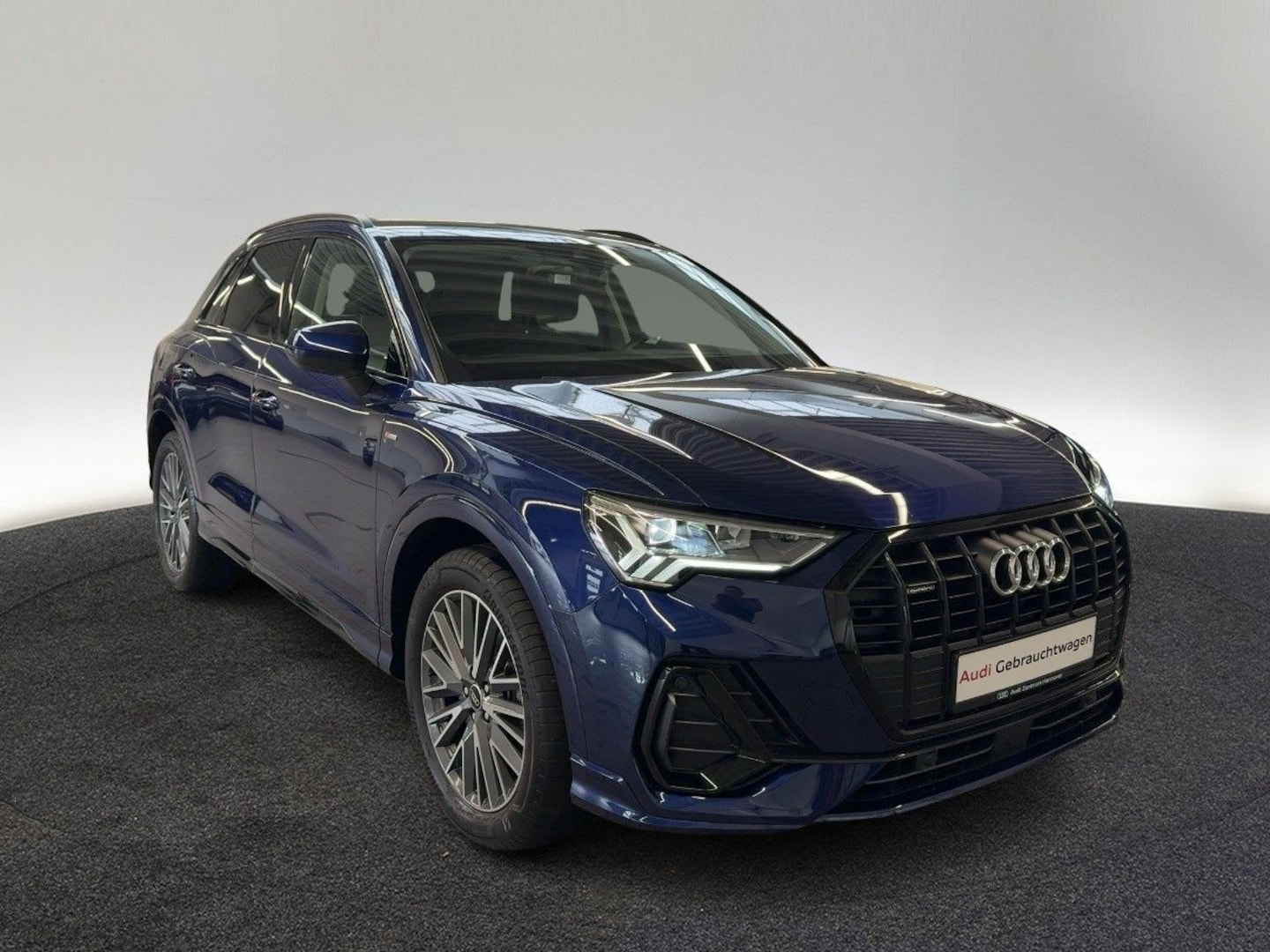 Bild über Audi Q3 S line 40 TFSI quattro S tronic - für weitere Informationen kontaktieren Sie den Audi Partner