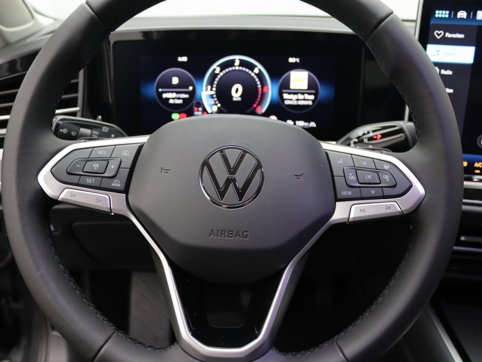 Volkswagen Passat Elegance