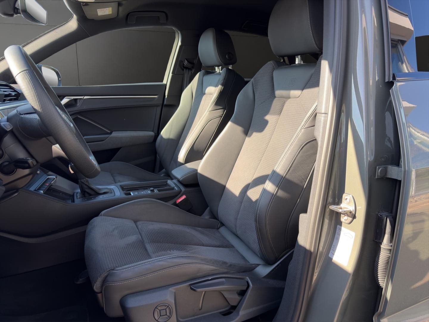 Bild über Audi Q3 Sportback S line 40 TDI quattro S tronic - für weitere Informationen kontaktieren Sie den Audi Partner