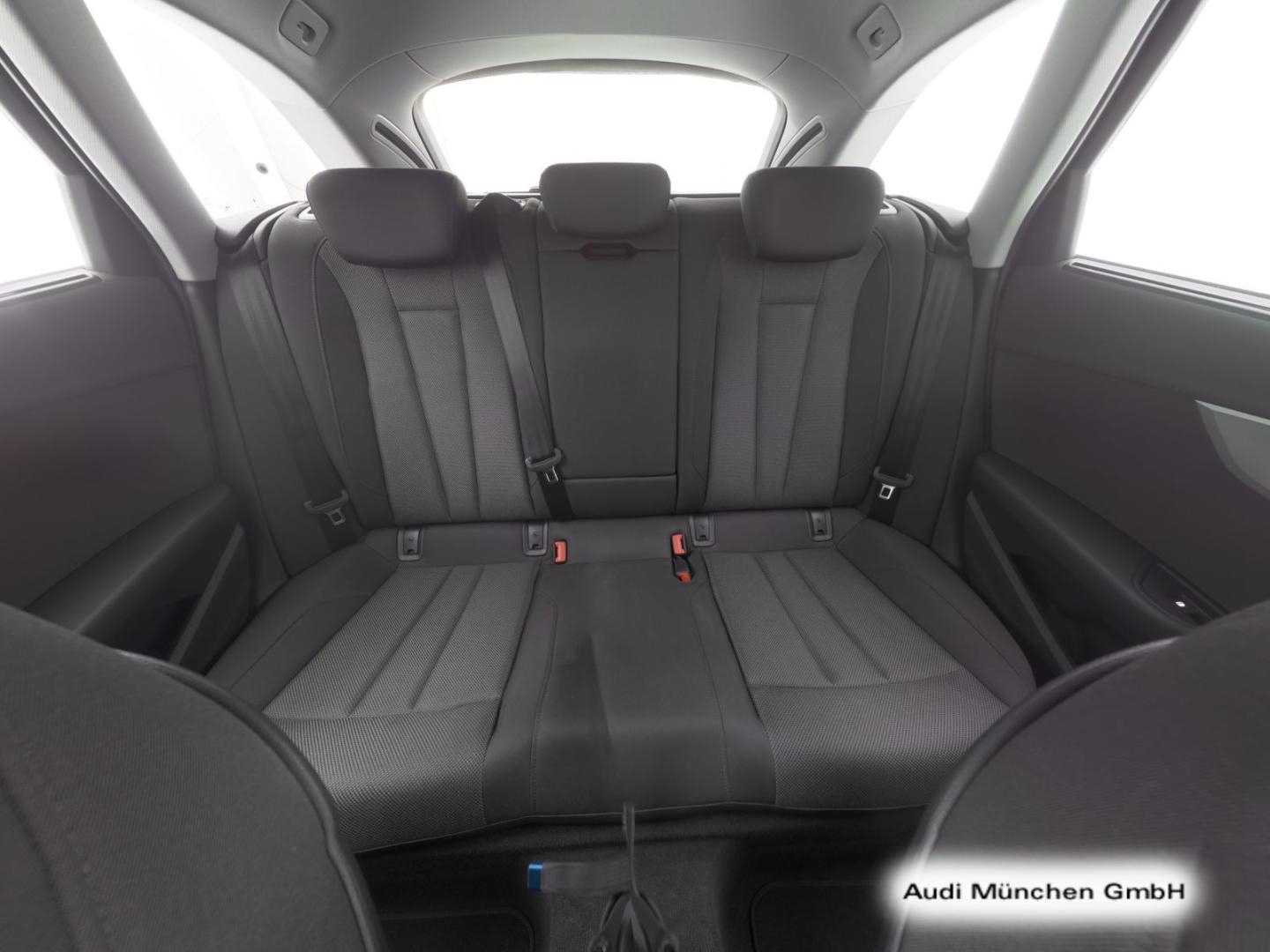 Bild über Audi A4 Avant 35 TFSI S tronic - für weitere Informationen kontaktieren Sie den Audi Partner