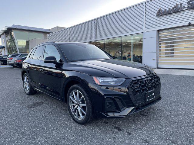 2022 Audi Q5 55 e Premium Plus's photo