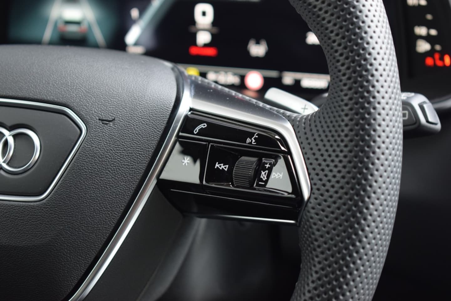 Bild über Audi S6 Avant TDI quattro tiptronic - für weitere Informationen kontaktieren Sie den Audi Partner