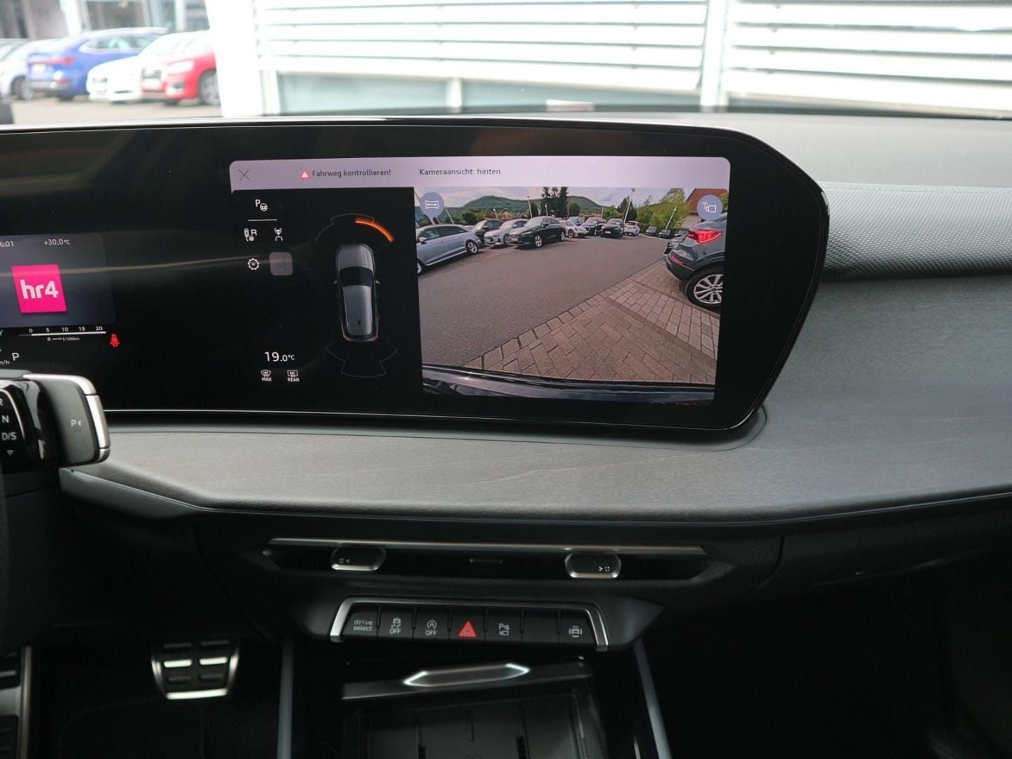 Bild über Audi Q3 SUV TFSI quattro 150 kW S tronic - für weitere Informationen kontaktieren Sie den Audi Partner