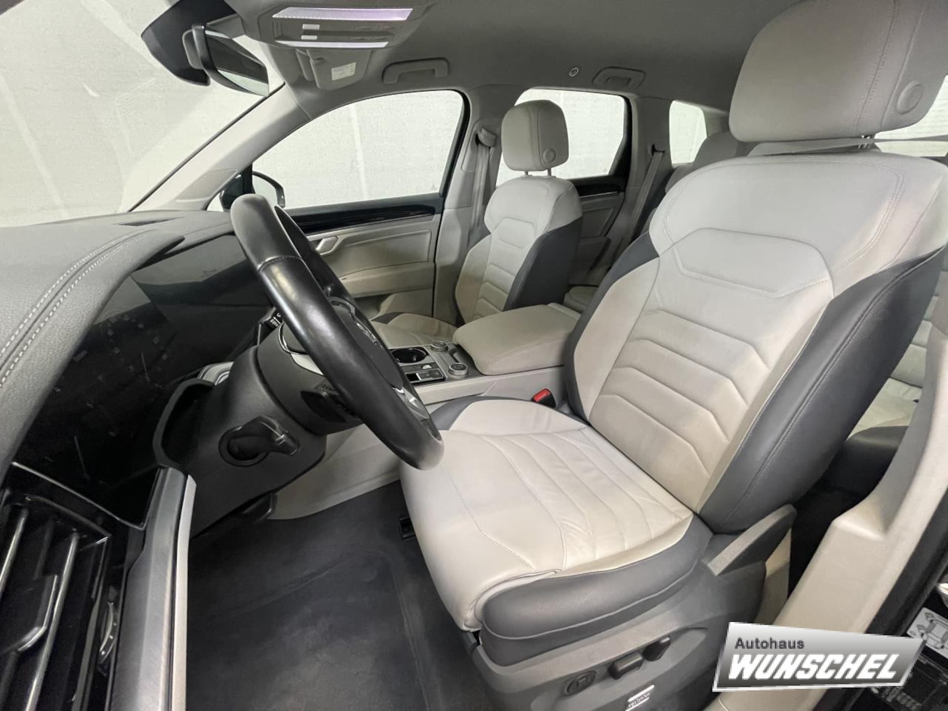Volkswagen Touareg Basis-Modell