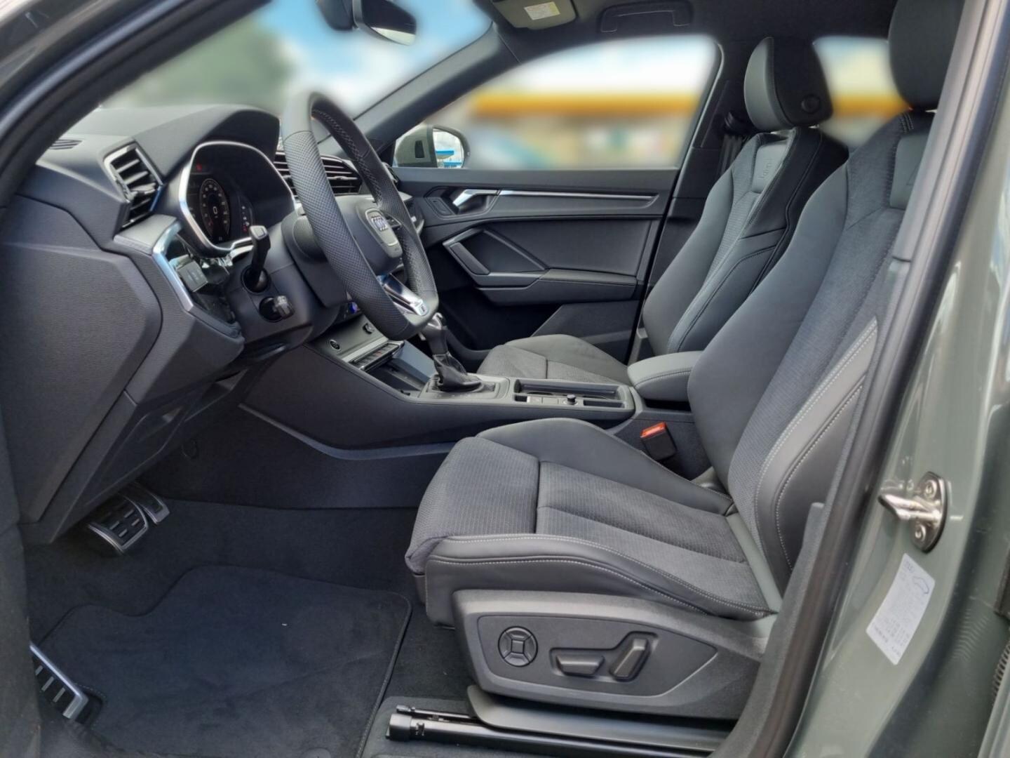 Bild über Audi Q3 Sportback S line 35 TDI S tronic - für weitere Informationen kontaktieren Sie den Audi Partner