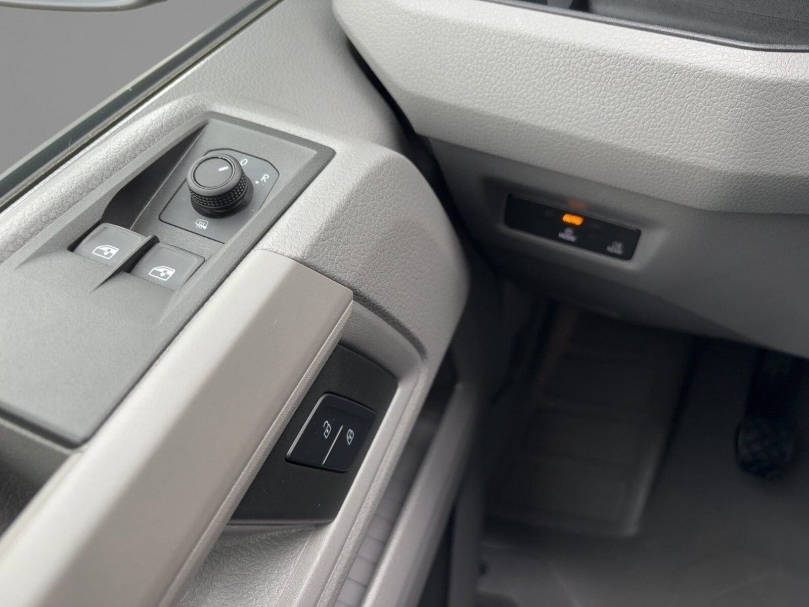 Volkswagen Crafter Kasten mittlerer Radstand – Bild 14
