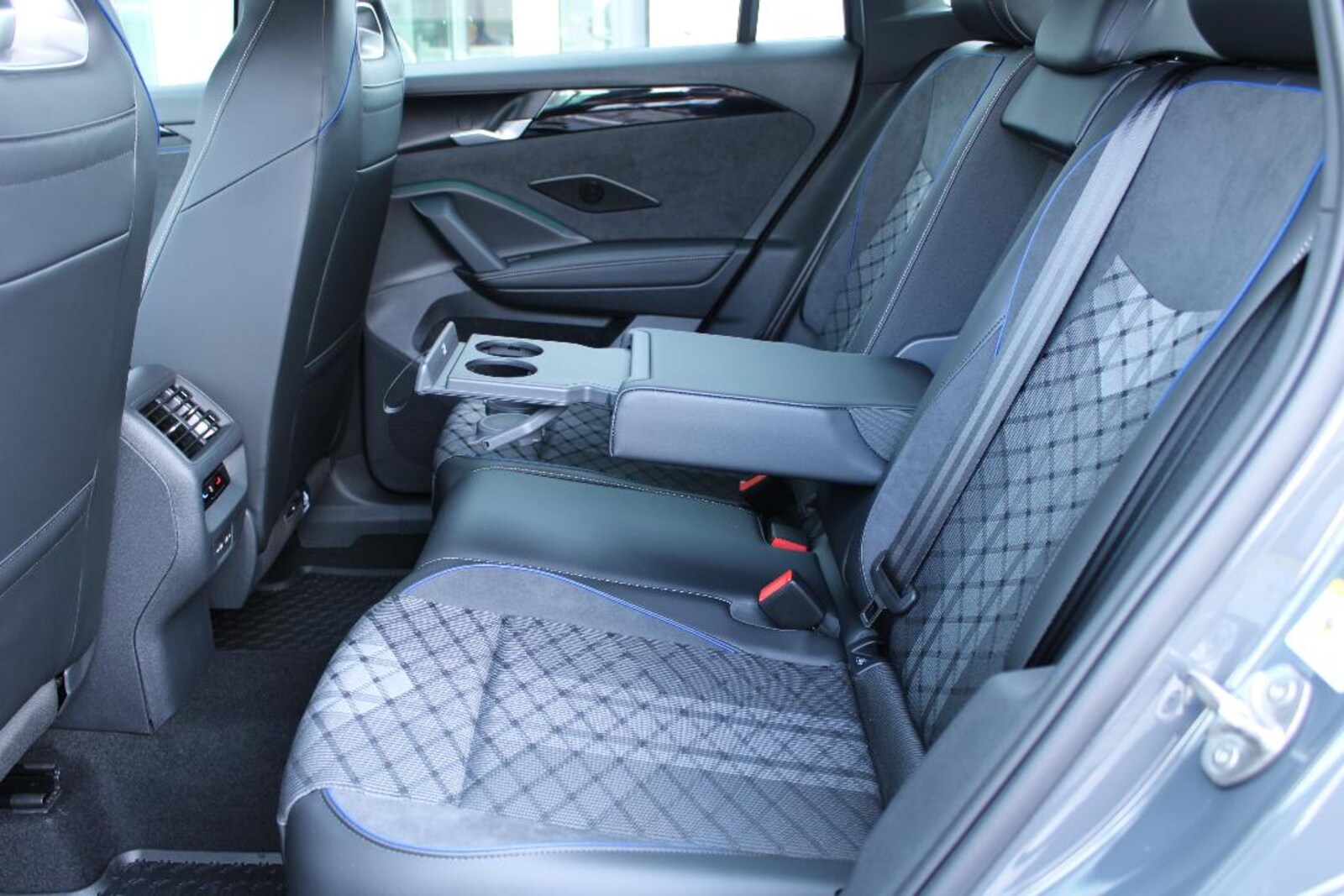 Volkswagen Tiguan – Bild 13