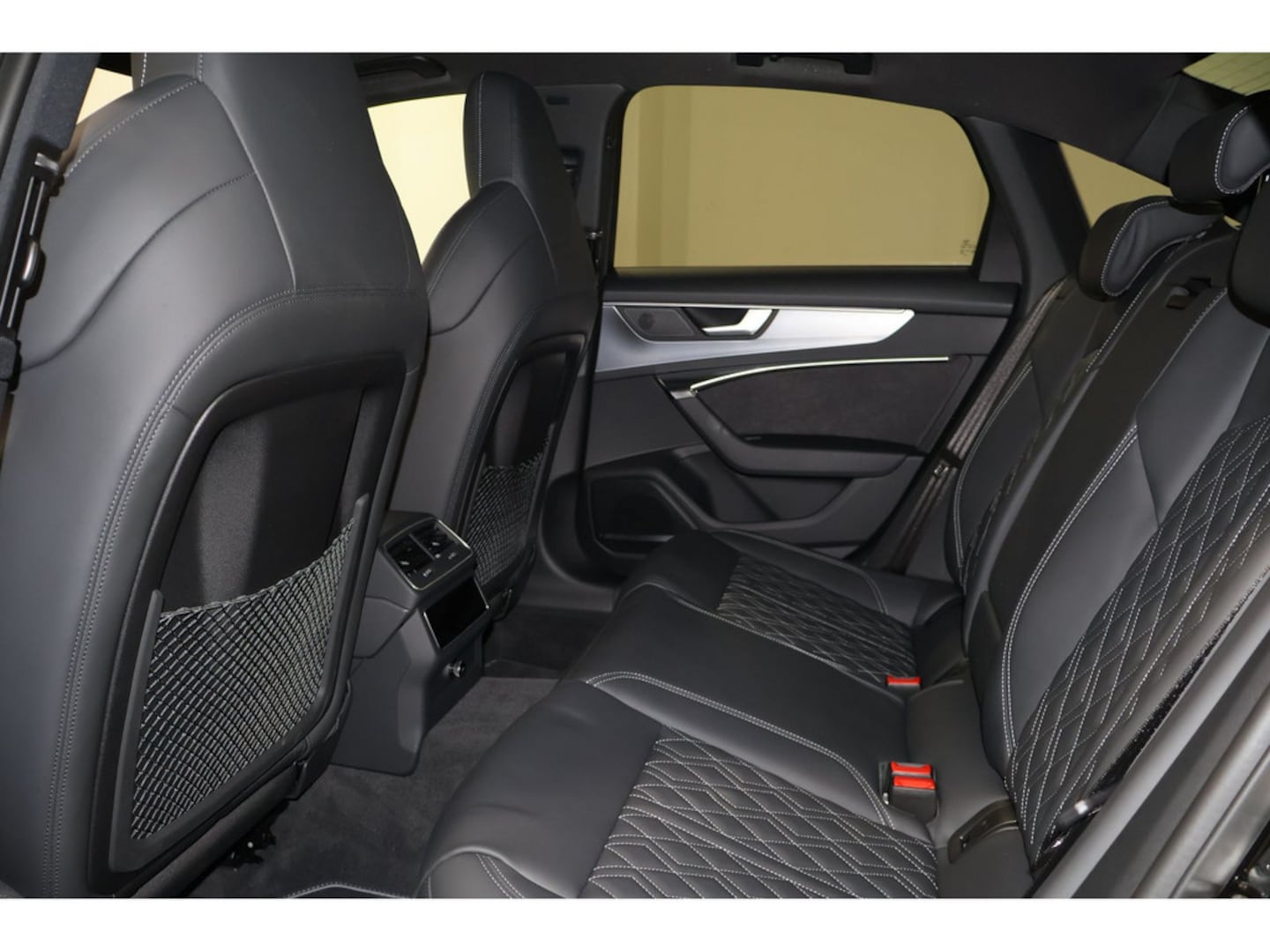 Bild über Audi S6 Limousine TDI quattro tiptronic - für weitere Informationen kontaktieren Sie den Audi Partner