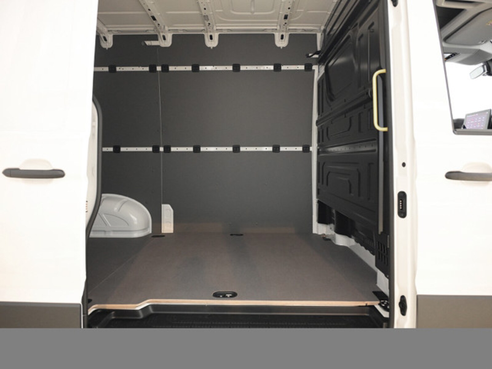 Volkswagen Crafter Kasten mittlerer Radstand – Bild 11