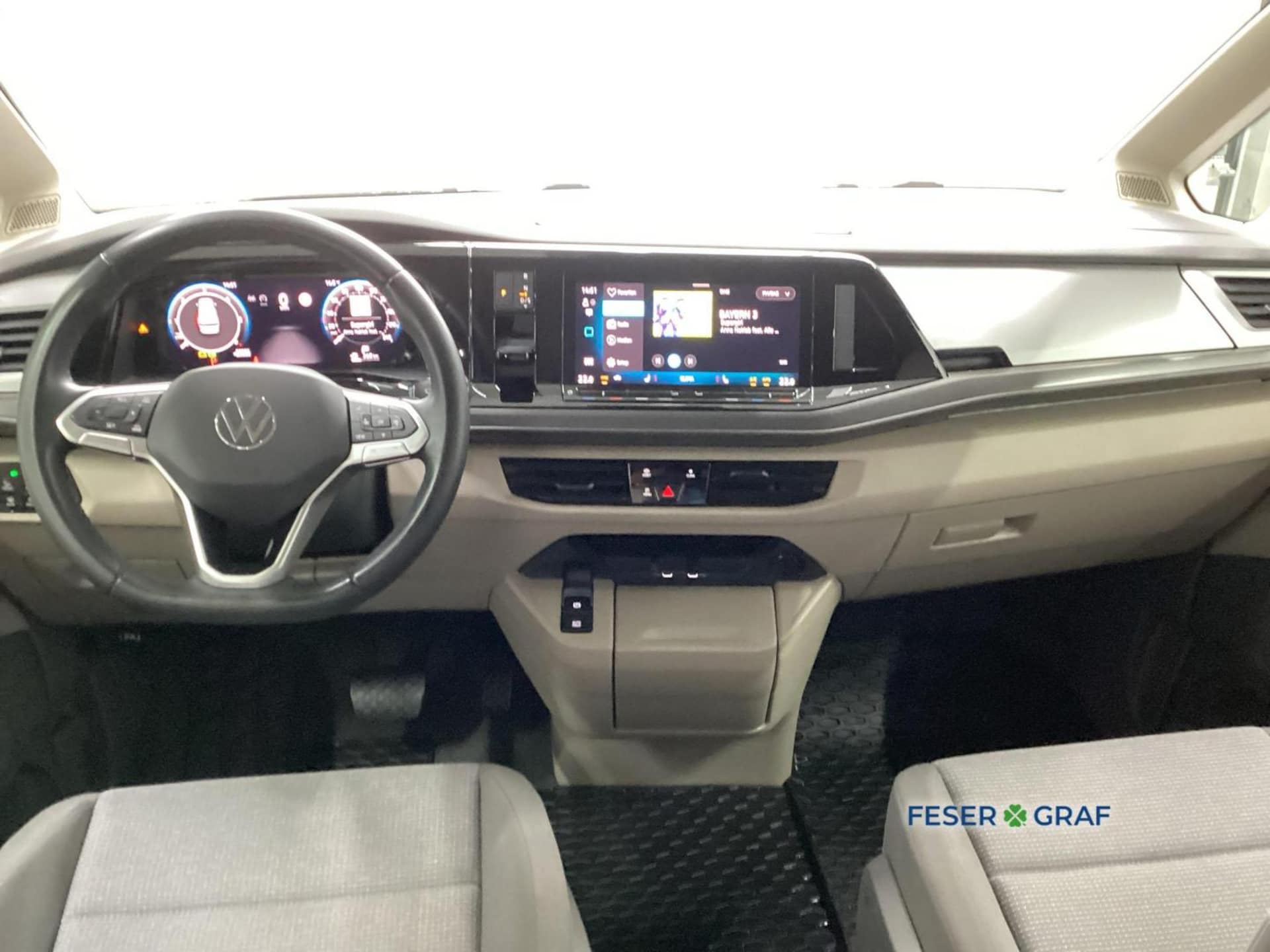 Volkswagen Multivan Langversion Basis-Modell